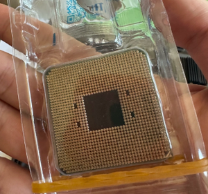 Para la serie R3 de <span class=keywords><strong>CPU</strong></span> de escritorio R3 de cuatro núcleos y cuatro hilos a 3.6GHz con gráficos Vega integrados para juegos y oficina - Product Image 3