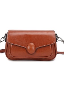 Sac à bandoulière à rabat pour femme avec décoration à boucle ovale, polyvalent et pratique - Product Image 3