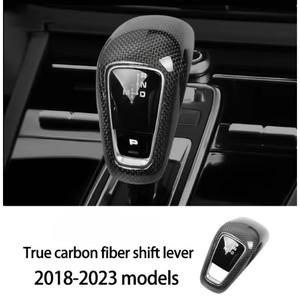 Vente flash : Couvercle de levier de vitesse en fibre de carbone authentique pour Porsche Cayenne, remplacement adapté. - Product Image 2