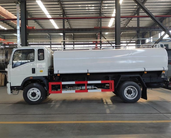 Горячая распродажа, Автоцистерна для воды Howo 7000L 7CBM 4x2, поливая тележка, распылитель воды, автоцистерна