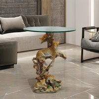 Table basse en verre avec animal en résine de 24 pouces, léopard, avec modèle peint et technique de peinture, produit fini
