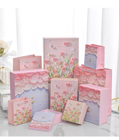 Boîtes rigides 3D gaufrées et débossées avec logo personnalisé, idéales pour les coffrets de beauté de luxe, les packs cadeaux de fêtes et les kits promotionnels