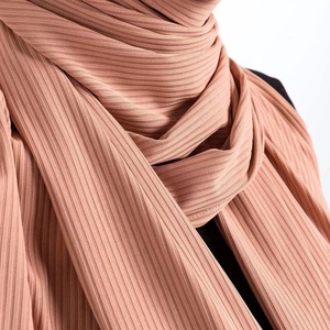 2024 Haute Qualité Pas Cher Personnalisé Nouveau Design Style Arabe Couleur Unie <span class=keywords><strong>Hijab</strong></span> Jersey <span class=keywords><strong>Hijab</strong></span> Écharpe Femmes <span class=keywords><strong>Hijab</strong></span> Musulman Al <span class=keywords><strong>Por</strong></span> Mayor - Product Image 5