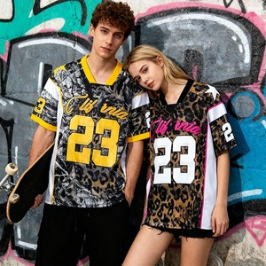 Camiseta de Jersey de Camuflaje Unisex Estilo Urbano con Número Digital Personalizado, Impresión DTG, Hombros Caídos, Corte Holgado y Recto - Product Image 1