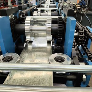 Máquina de fabricación de correas C <span class=keywords><strong>Z</strong></span> más barata, marco de acero, acero C U <span class=keywords><strong>Z</strong></span> W en forma de L, perfil de correa, máquina formadora de rollos - Product Image 5