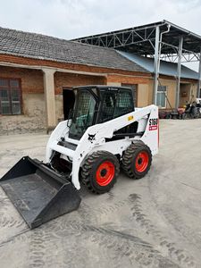 Chargeuse compacte sur pneus d'occasion Bobcat S160 d'origine américaine, moteur Kubota, pour travaux de construction. - Product Image 3
