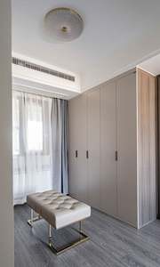 Luxury <b>Wardrobe</b> Closet System with New Design Walk-In Closet and Solid <b>Wood</b> Sliding Doors - Product Image 4