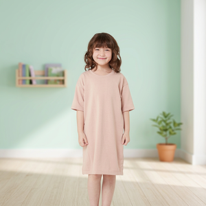 เสื้อยืดเด็กพรีเมียม แขนสั้น ผ้าโพลีเอสเตอร์ 100% ระบายอากาศได้ดี เป็นมิตรกับสิ่งแวดล้อม สีชมพูอ่อน เนื้อผ้านุ่ม - Product Image 2