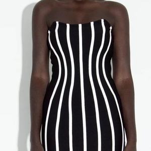 Robe Courte Décontractée Femme Style Bohème Sans Bretelles Dentelle Noire et Blanche Longueur Genou Lavable Écologique Coupe Évasée Patchwork pour l'Été - Product Image 2