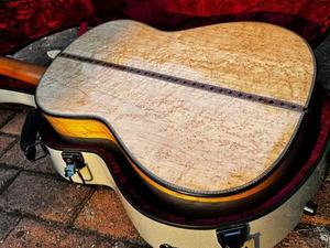 K-990 tout solide 39 pouces <span class=keywords><strong>haut</strong></span> <span class=keywords><strong>de</strong></span> <span class=keywords><strong>gamme</strong></span> <span class=keywords><strong>classique</strong></span> pour Swiss Moon épicéa Top et Sparrow Eye bois d'érable arrière <span class=keywords><strong>guitare</strong></span> faite à la main - Product Image 3