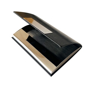 Set Regalo Aziendale Personalizzabile 4-in-1: Penna, Porta Biglietti da Visita, Portachiavi per Matrimoni e Aziende Assicurative/Agricole - Product Image 4