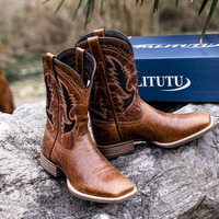 Vente en gros de bottes de cowboy mi-mollet pour hommes Xinzirain Bottes western Chukka à grain haut véritable personnalisées avec broderie ethnique rétro pour hommes
