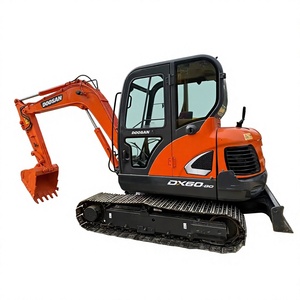 Mini-excavatrice sur chenilles DOOSAN DX60 d'occasion, 6 tonnes, origine Corée, faible nombre d'heures de travail, pelle hydraulique, modèle 2020 - Product Image 1