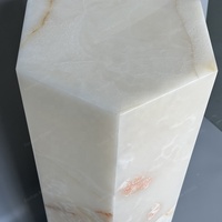 Piédestal de table d'appoint en marbre d'onyx naturel de luxe personnalisé présentoir socle en marbre d'onyx en pierre cubique