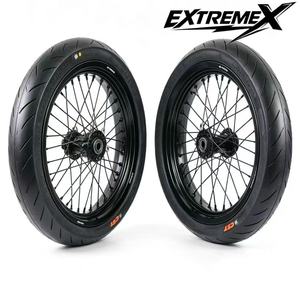 Ensemble de roues Supermoto de 17 pouces pour Talaria <span class=keywords><strong>Komodo</strong></span> |   2.5x17 Avant + 3.5x17 Arrière avec pneus CST 100/130 - Product Image 1