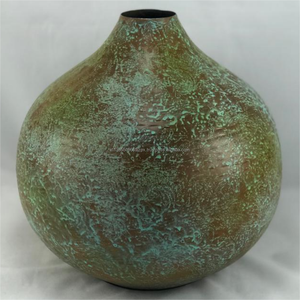 Jarrón de Flores de Hierro de Estilo Zen Asiático de Lujo y Alta Calidad, Martillado a Mano, Hecho a Mano, para Decoración del Día de los Inocentes, Uttar Pradesh - Product Image 3