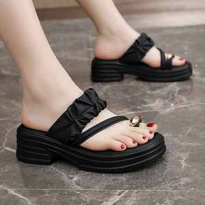 Zapatillas de mujer transpirables antideslizantes con cordones para verano/otoño/primavera - Zapatos de moda de punta única para caminar en casa, hechos en China - Product Image 2