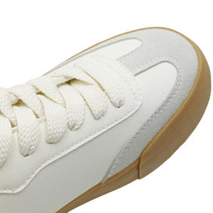 أحذية رياضية رجالية عصرية مسطحة لعام 2026، تصميم جديد بطراز Old Money، سعر منخفض، قابلة للتخصيص، أحذية مطاطية شبكية، إنتاج مباشر من مصنع في وينتشو، تصنيع حسب الطلب - Product Image 1