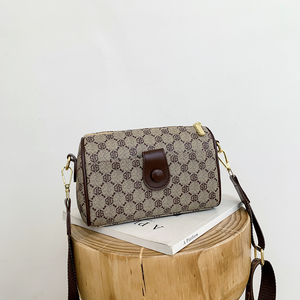 Sac à bandoulière en PU antivol pour femmes, tendance et de haute qualité. Sac à main de créateur pour un usage quotidien, toutes saisons. - Product Image 5