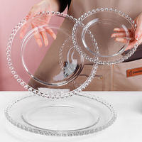 Perles dot ins rétro petit déjeuner assiette fruits dessert gâteau assiette cuisine verrerie vaisselle verre salade plat