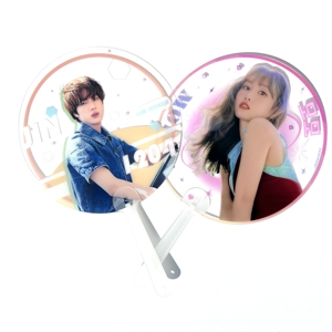 Éventail en plastique transparent imperméable personnalisé promotionnel, design personnalisé en PVC avec des stars KPOP pour les fans - Product Image 6