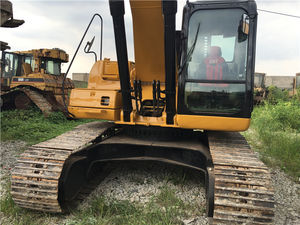 Prix Abordable – Excavatrice sur Chenilles d'Occasion 325DL, 25 Tonnes, Composants Américains de Base, Moteur Cummins, Moteur et Engrenages à Haute Efficacité - Product Image 5