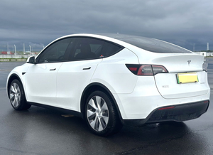 <span class=keywords><strong>Tesla</strong></span> <span class=keywords><strong>Model</strong></span> Y <span class=keywords><strong>2022</strong></span> d'occasion, propulsion arrière, SUV intermédiaire BEV, faible kilométrage, conduite à gauche, véhicule électrique à charge rapide pour l'exportation - Product Image 4