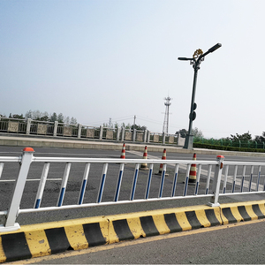 تصميم مباشر من المصنع لحواجز حماية متنوعة، بما في ذلك حواجز الطرق السريعة، وحواجز الطرق السريعة السريعة، وأسوار الملاعب، وغيرها. - Product Image 4