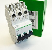 MGN61329 Multi9 C60 3P8A Circuit Breaker 480V for PLC