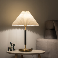Lampe de table noire moderne créative en fer galvanisé or 4000K E26 lampes de bureau pour hôtel restaurant salon chambre chevet