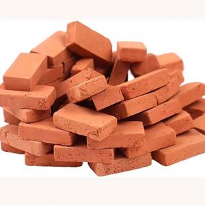 Mini briques rouges et grises réalistes faites à la main pour murs en briques miniatures, idéales pour les paysages miniatures DIY, les jouets muraux, les projets d'artisanat et d'art. - Product Image 1