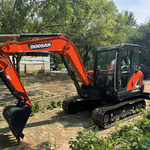 Excavadora Usada de Alta Calidad con Motor Original Coreano, Mini Excavadora Doosan DX60 Fabricada en Corea en Oferta - Product Image 1