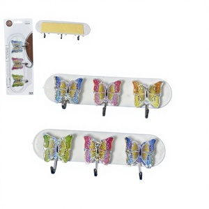 Ganchos de Pared Multifuncionales de Plástico CASAMAX WL AE-0133-3 con Diseño de Mariposa para el Hogar y la Oficina - Product Image 1