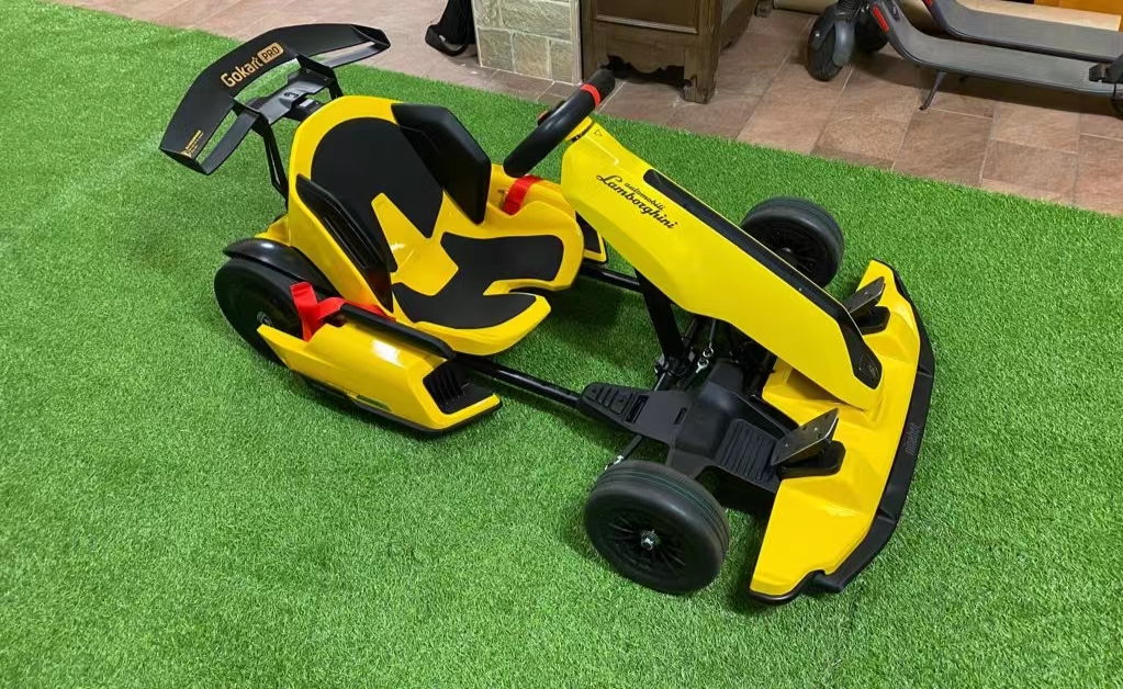 ナインボット　ランボルギーニ Ninebot Go-Kart Pro Lamborghini Edition | Alien Rides