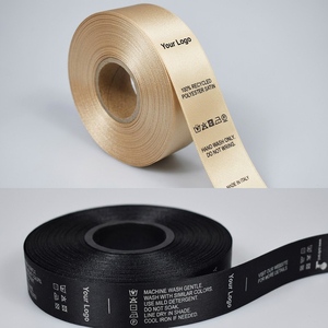 Étiquette de vêtement personnalisée haut de gamme en satin blanc avec impression sérigraphique dorée, étiquettes tissées pour vêtements, étiquette de lavage personnalisée - Product Image 1