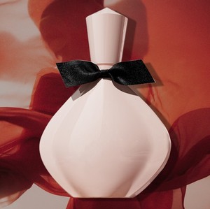 น้ำหอมผู้หญิง 100 มล. (พร้อมบรรจุภัณฑ์) - กลิ่นดอกไม้ - กลิ่นหอมติดทนนาน น้ำหอมผู้หญิงติดทนนาน บรรจุภัณฑ์กล่องของขวัญ - Product Image 2