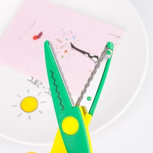 Bộ Kéo Cắt Cạnh Giấy Trang Trí Đầy Màu Sắc Kéo Trẻ Em Làm Đồ Thủ Công Cắt Kéo Thiết Kế Album Ảnh Cho Trẻ Em - Product Image 6