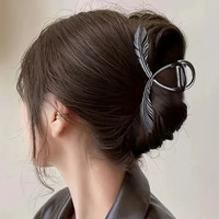 Jepit Rambut Model Shark Clip Bulu Modis untuk Wanita, Gaya Eropa dan Amerika, Minimalis, High Ponytail Setengah Diikat