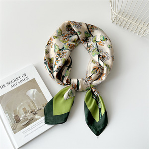 Nouveau Design Foulard Toucher Soie Impression Personnalisée Fleur Carré Sergé Foulard de Sac Soie pour Femme Haute Qualité - Product Image 5