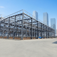 Structure en acier légère de conception moderne, entrepôt préfabriqué, atelier en métal fabriqué pour bureau et maison, pour utilisation en centre commercial