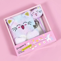Carnet en peluche chat tenant un cœur, design de dessin animé de haute qualité, journal mignon, parfait pour les filles, ensemble cadeau