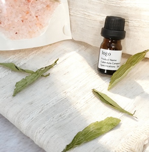 Sac de <span class=keywords><strong>sel</strong></span> de <span class=keywords><strong>bain</strong></span> exfoliant S&Soak avec huile essentielle de bien-être relaxante et fleurs séchées de <span class=keywords><strong>sel</strong></span> de l'Himalaya, flacon en verre - Product Image 4