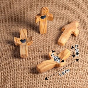 Offre Spéciale – Croix en Bois d'Olivier Gravée Format de Poche, Durable, pour la Prière et le Soulagement du Stress – Cadeau Chrétien pour Pâques et la Fête des Pères - Product Image 2