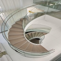 Escalier en colimaçon intérieur de luxe sur mesure Anewson, escalier courbé pour villa avec garde-corps en verre, marches en bois massif