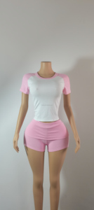 Completo Loungewear Estivo da Donna in Cotone Jersey Personalizzabile con Logo, Top a Maniche Raglan e Pantaloncini con Vita Pieghevole, Private Label - Product Image 5