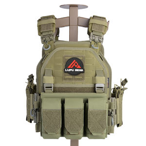 Pochette Molle détachable Lupu utilisée avec des pochettes de gilet tactique pour téléphone et autres activités sportives de plein air - Product Image 4