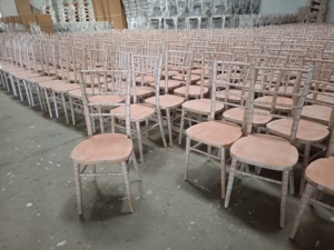 Chaise Chiavari en bois pour événements de mariage, vente chaude, chaise de mariage de luxe en bois massif pour événements, vente en gros - Product Image 3