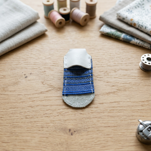 DK-430-1 Doigtier en cuir pour la couture |   Doigtier en tissu à coudre avec insert en maille bleue, durable, style simple pour la couture - Product Image 2