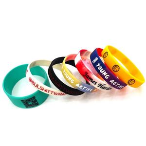 Bracelet en silicone personnalisé pour cadeaux promotionnels d'entreprise, bracelet gravé en creux avec remplissage de couleur - Product Image 2