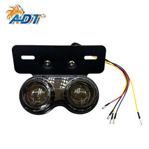 Feu arrière intégré pour moto avec support de plaque d'immatriculation - Product Image 2